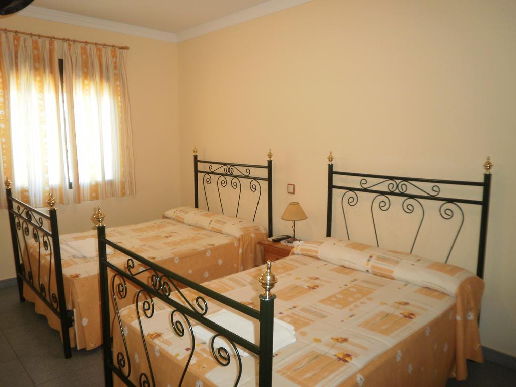 Hostal Miraflor De Las Cadenas Куакос-де-Юсте Экстерьер фото