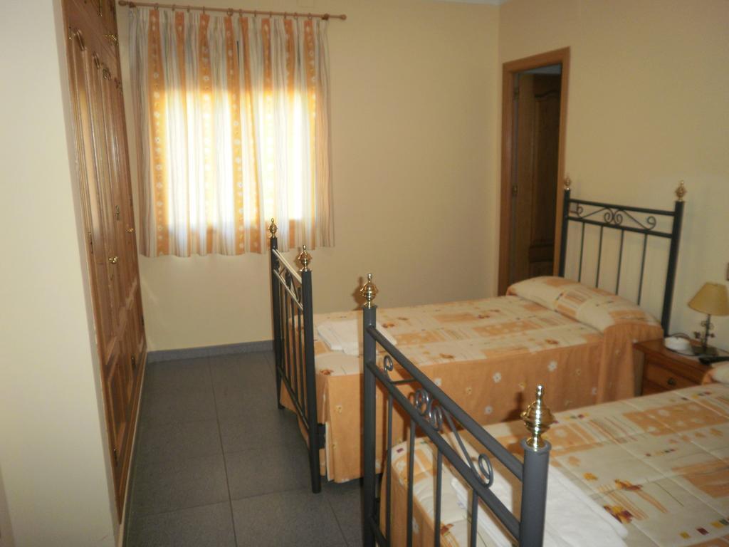 Hostal Miraflor De Las Cadenas Куакос-де-Юсте Экстерьер фото