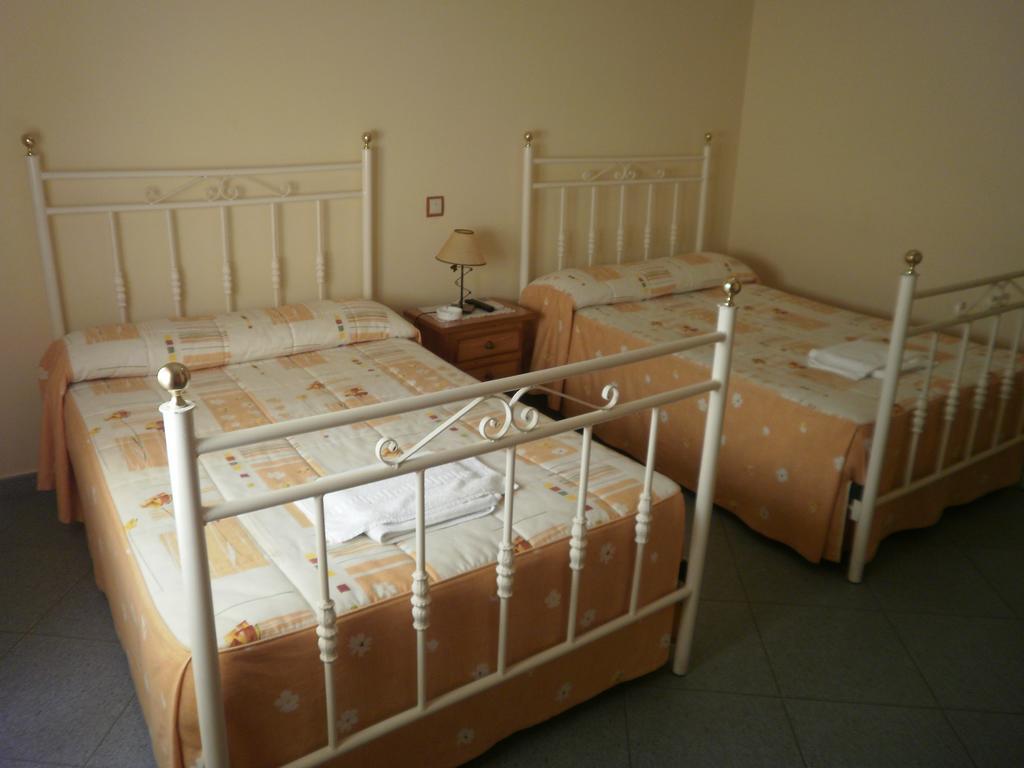 Hostal Miraflor De Las Cadenas Куакос-де-Юсте Экстерьер фото
